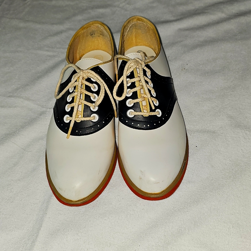 new directions Black and White Athletic Shoes for Active Lifestyle size 8